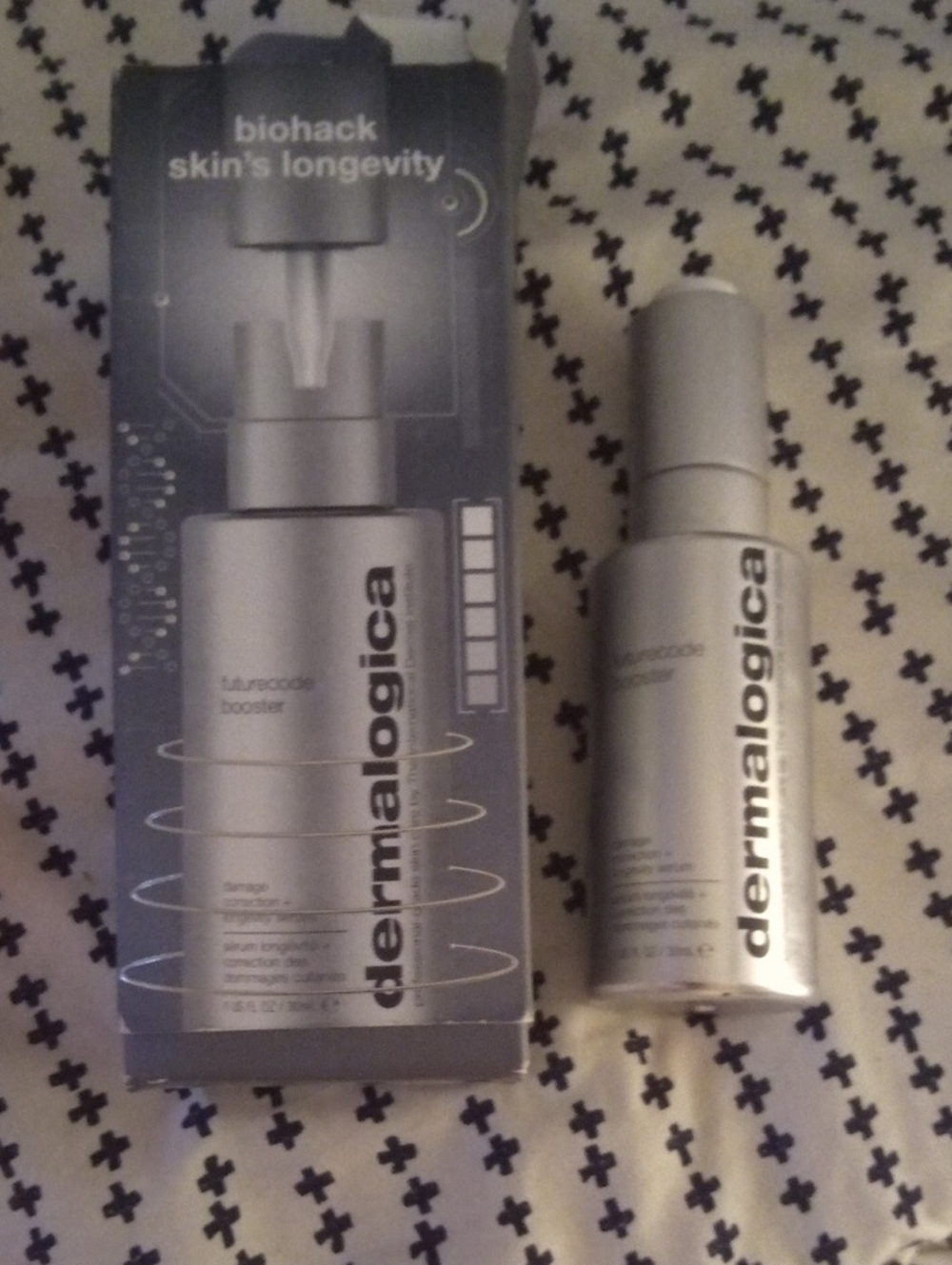 dermalogica silver Futurecode Booster Serum - Metallic Silver Bottle